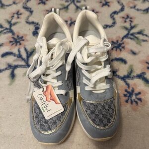 Stylish Gray, white and Gold Sneakers
Size -40